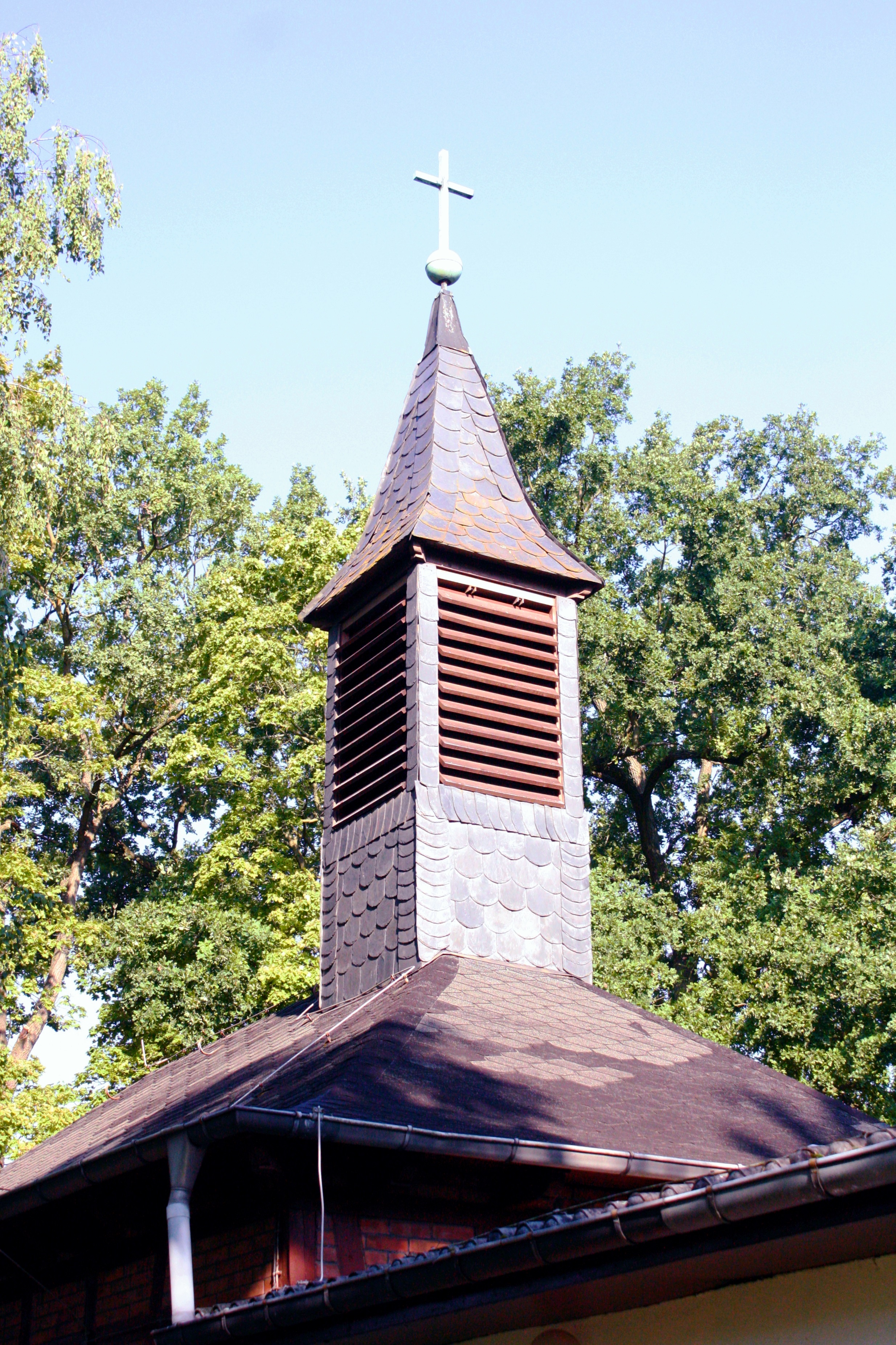Kapellenturm des Albertusheim im Grünen